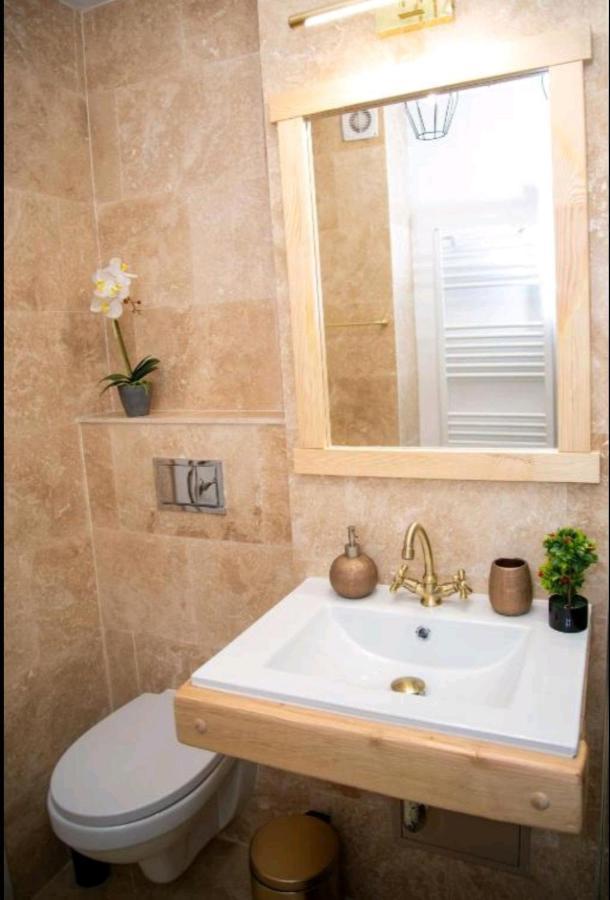 Apartament Daria Tîrgu Ocna Екстериор снимка